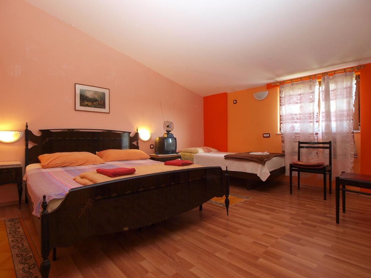 Apartments Slavica 382 Póla Kültér fotó